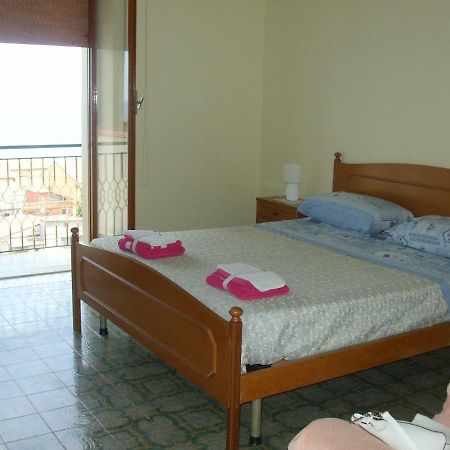 Villa Spaia Brancaleone Marina Eksteriør billede