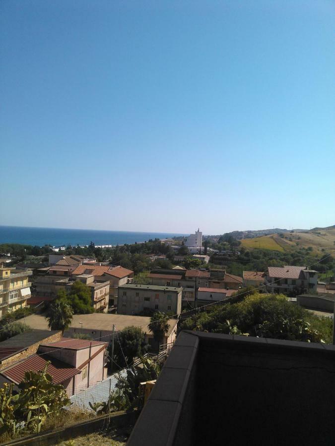 Villa Spaia Brancaleone Marina Eksteriør billede