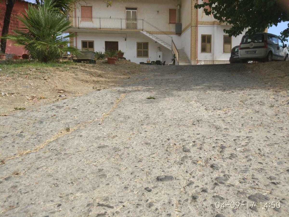 Villa Spaia Brancaleone Marina Eksteriør billede