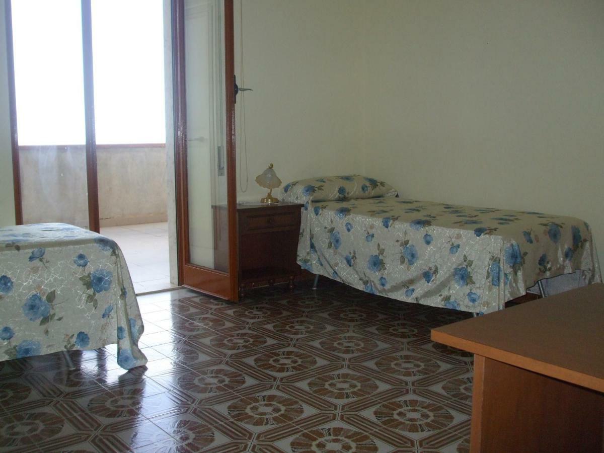 Villa Spaia Brancaleone Marina Eksteriør billede